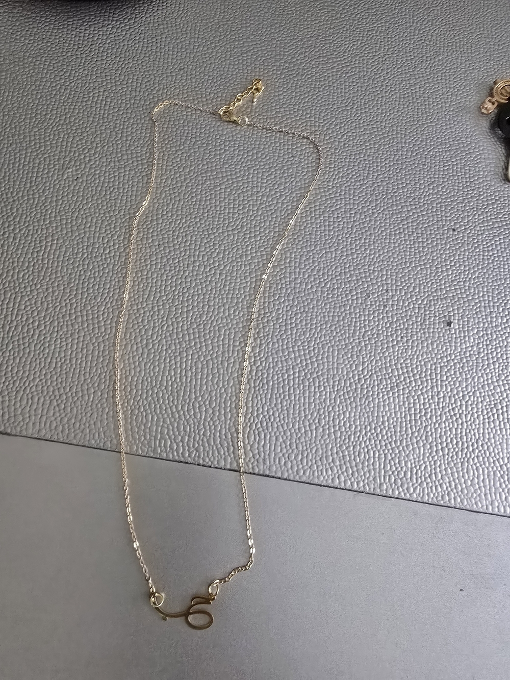 Gold Script Initial Necklace - Women Jewelry - Picture 5 of 7